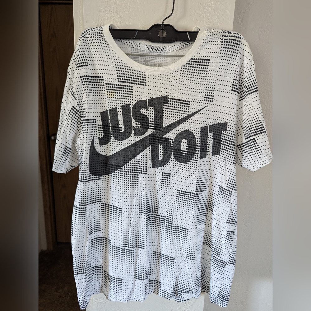 Nike Athletic Cut Tee - Gray and White